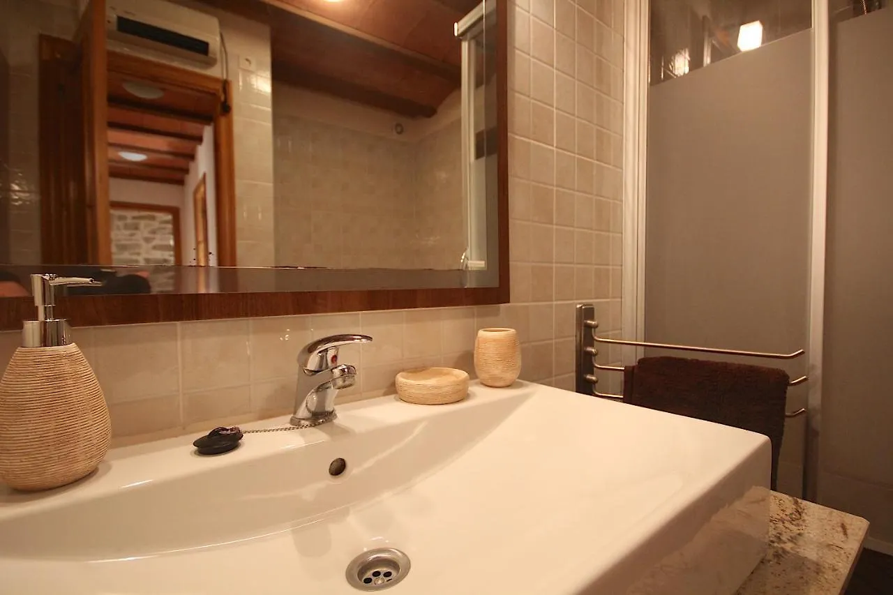 Cal Pouaire - 2 Apartments With Stunning Views Fontllonga